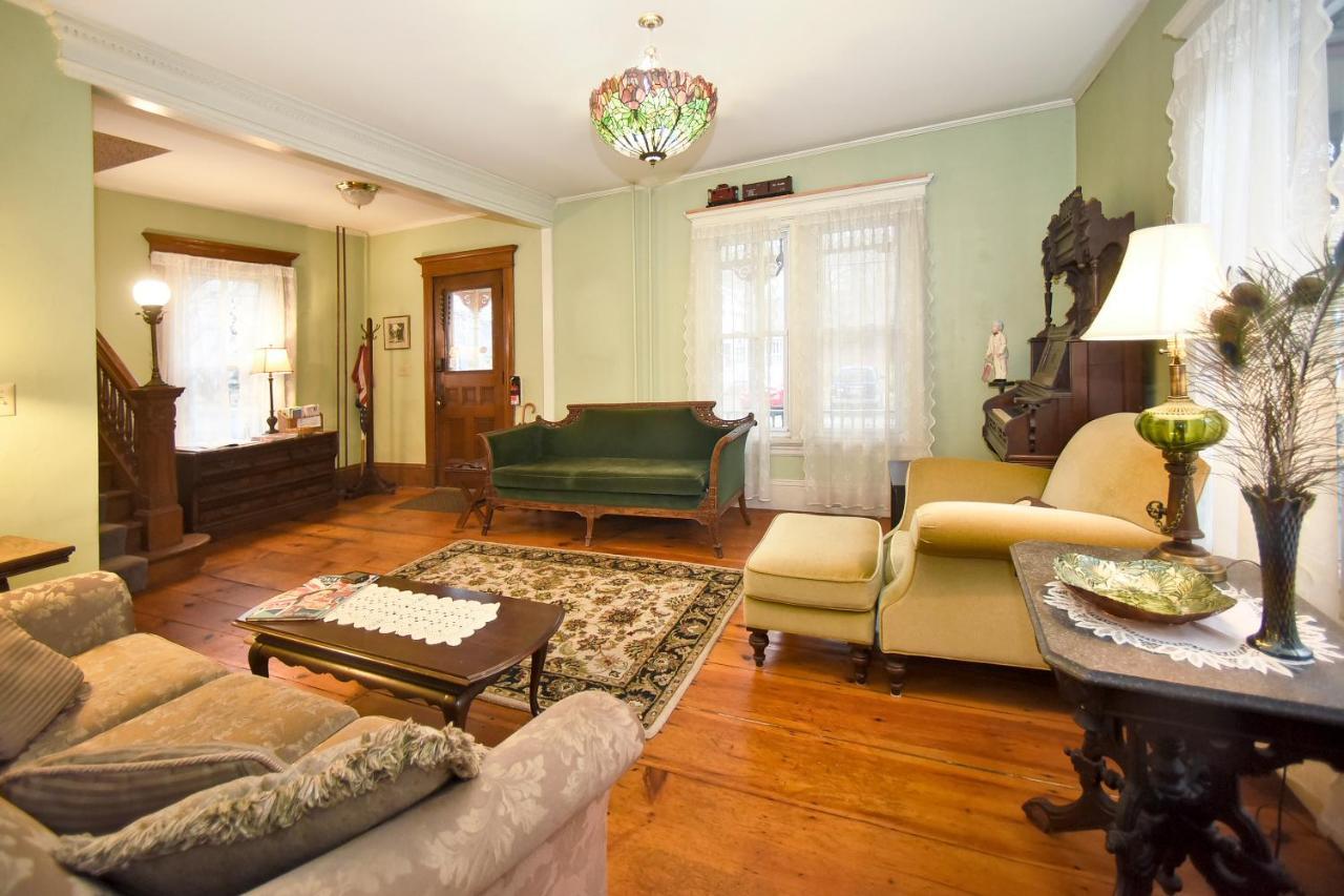 Blooming Inn Shelburne Falls Kültér fotó
